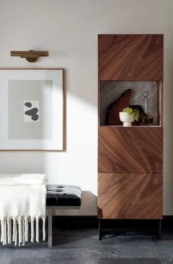 Gallery Brass Picture Frame With White Mat 4"x6" 9 Gallery Brass Picture Frame With White Mat 4"x6" -Home Furnishings Store AtriumTuftedBlackPatentLeatherJN19