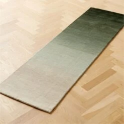 Bicoastal Handwoven Green Ombre Wool Runner Rug 2.5'x8' -Home Furnishings Store BicoastalGrnHdwnRnnr2p5x8SHF23