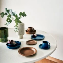 Leda Green Vase -Home Furnishings Store CB2SP22 PR 03A hero 1