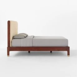 Home Furnishings Store -Home Furnishings Store CrosbyTuftedQueenBedSDSSF21