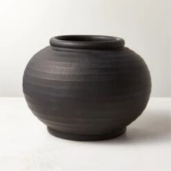 Leto Round Black Terracotta Vase