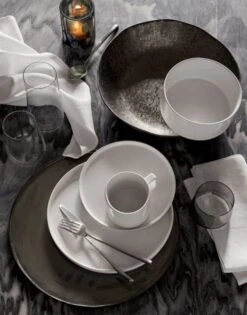 Bolt White Linen Napkin Set Of 4 -Home Furnishings Store SurfaceClayDinnerwareJN20 1